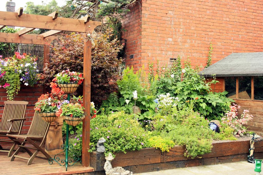Laurels Bed & Breakfast Oswestry Exterior photo