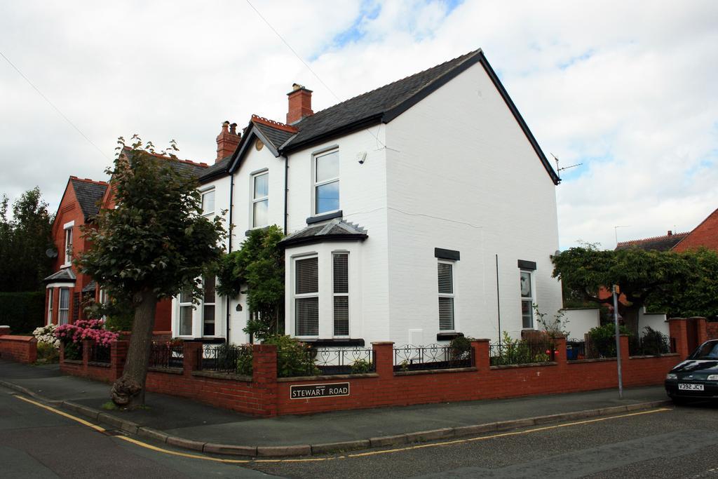 Laurels Bed & Breakfast Oswestry Exterior photo