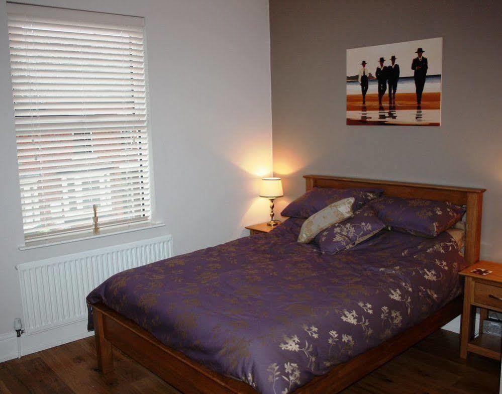 Laurels Bed & Breakfast Oswestry Exterior photo