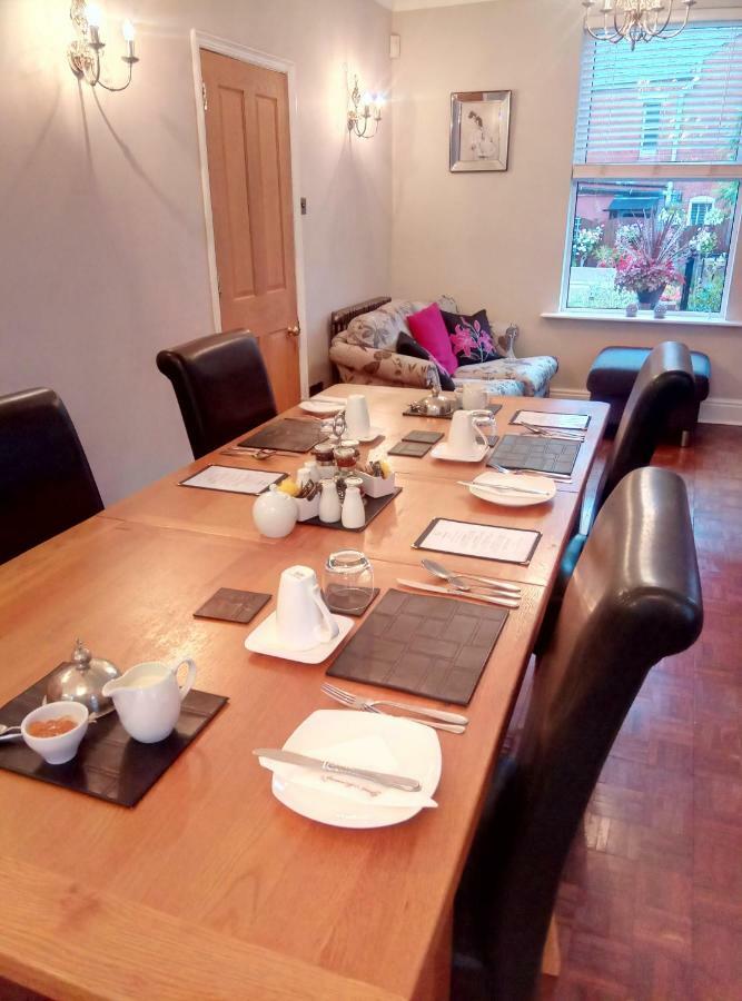 Laurels Bed & Breakfast Oswestry Exterior photo
